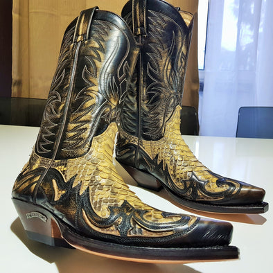 A reciclagem de couro! Conheça as diferentes possibilidades de reciclar as Botas Cowboy de couro que já não usa.