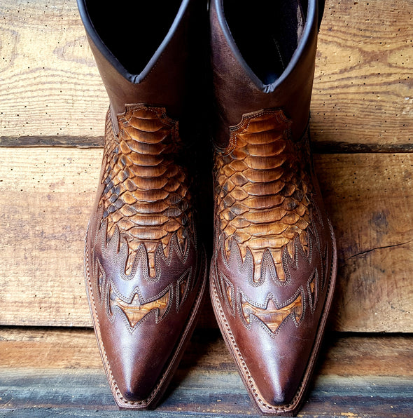Exotic men's boots in shades of brown and earthy colors, full of style in leather and python with zip