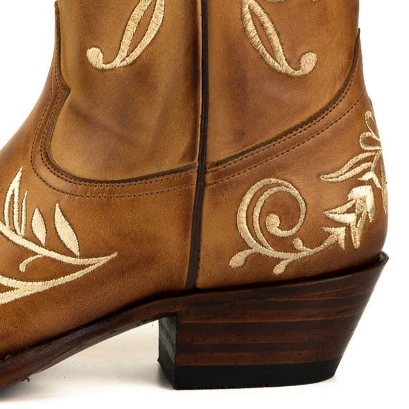 Botas Cowboy de Mulher Artesanais 2669 Couro Castanho e Bordado Floral branco